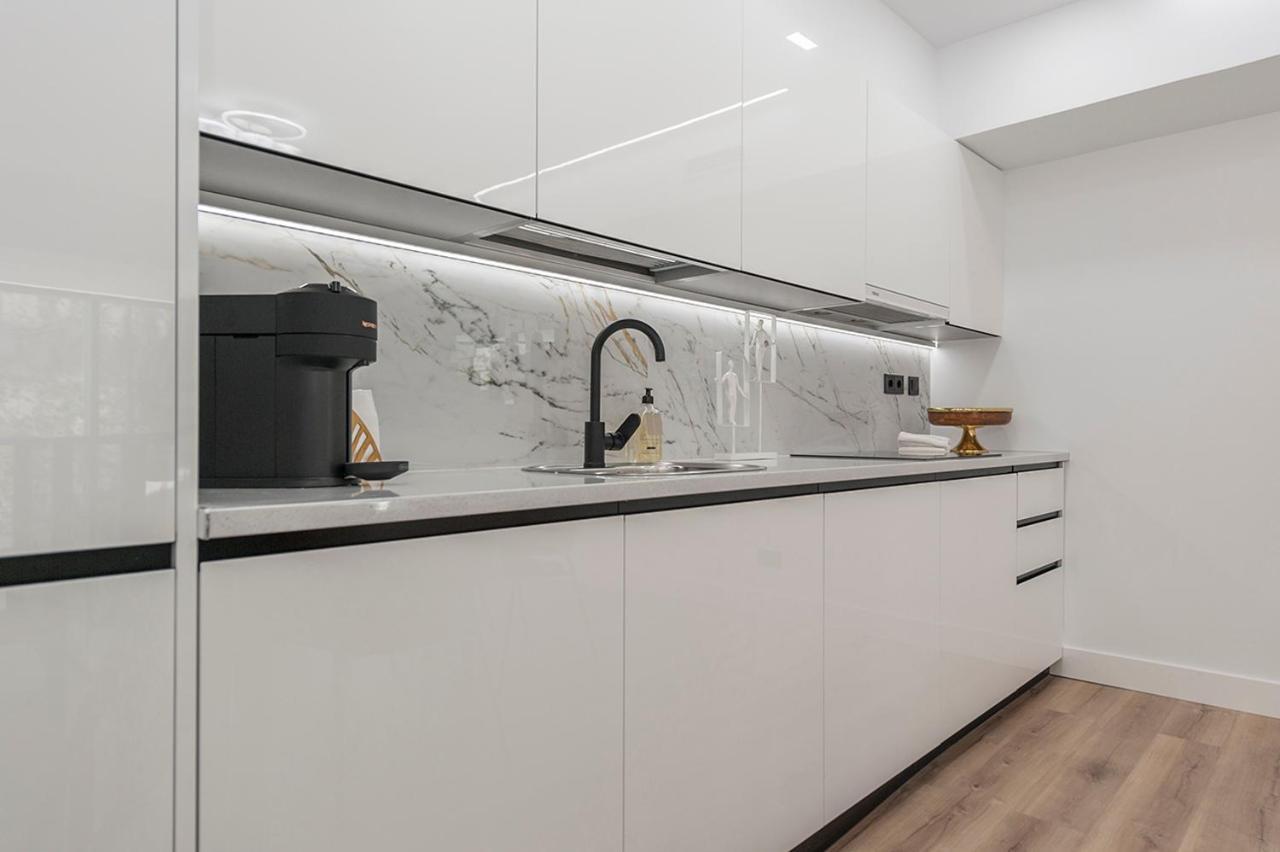 Exclusive Moraleja - Collection L - Eleven Host Appartement Alcobendas Buitenkant foto
